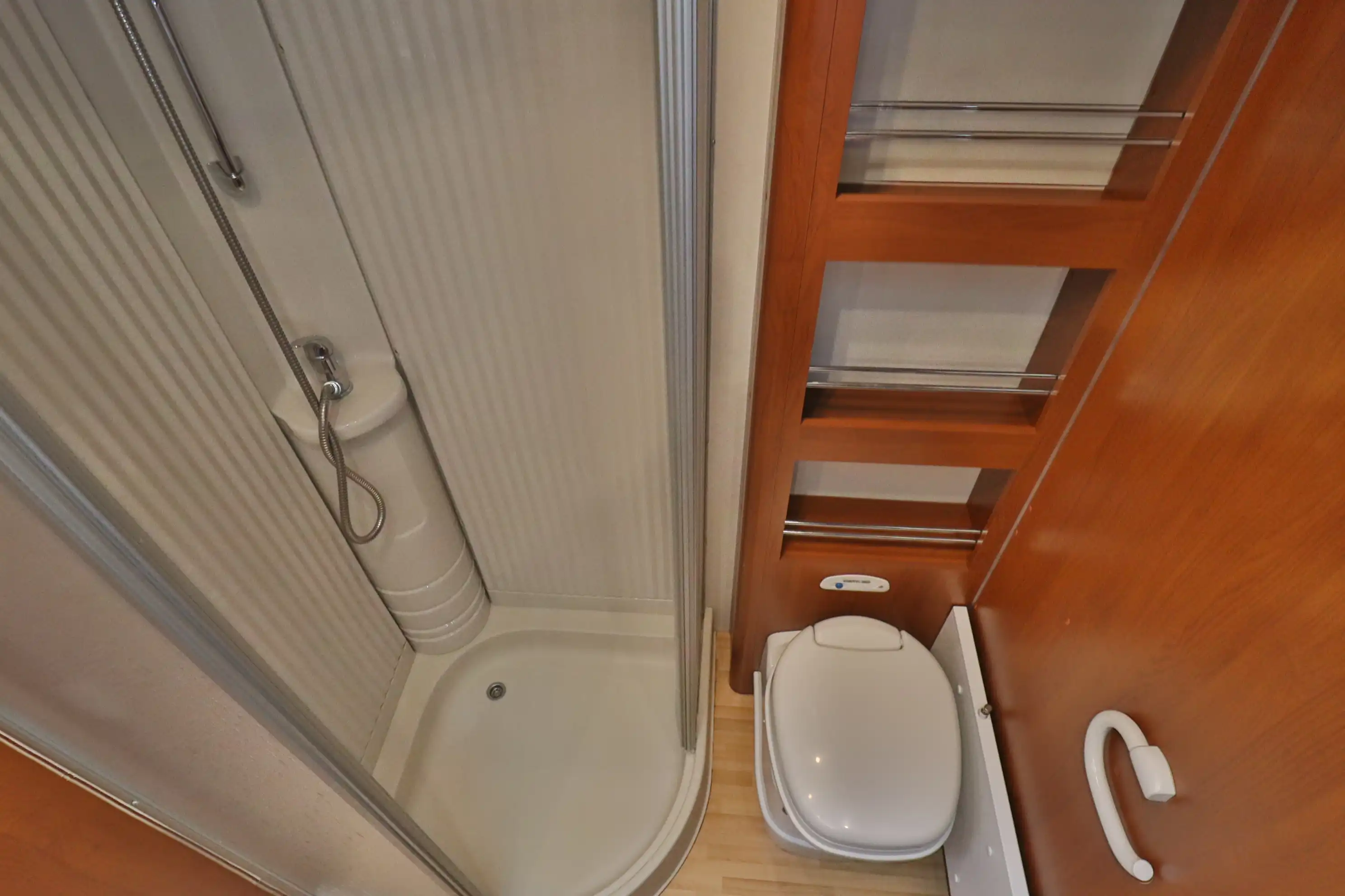 DETHLEFFS A 9800 XXL Globetrotter